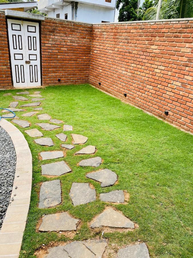 Thaprobana Villa Tangalle - Private Villa Екстер'єр фото