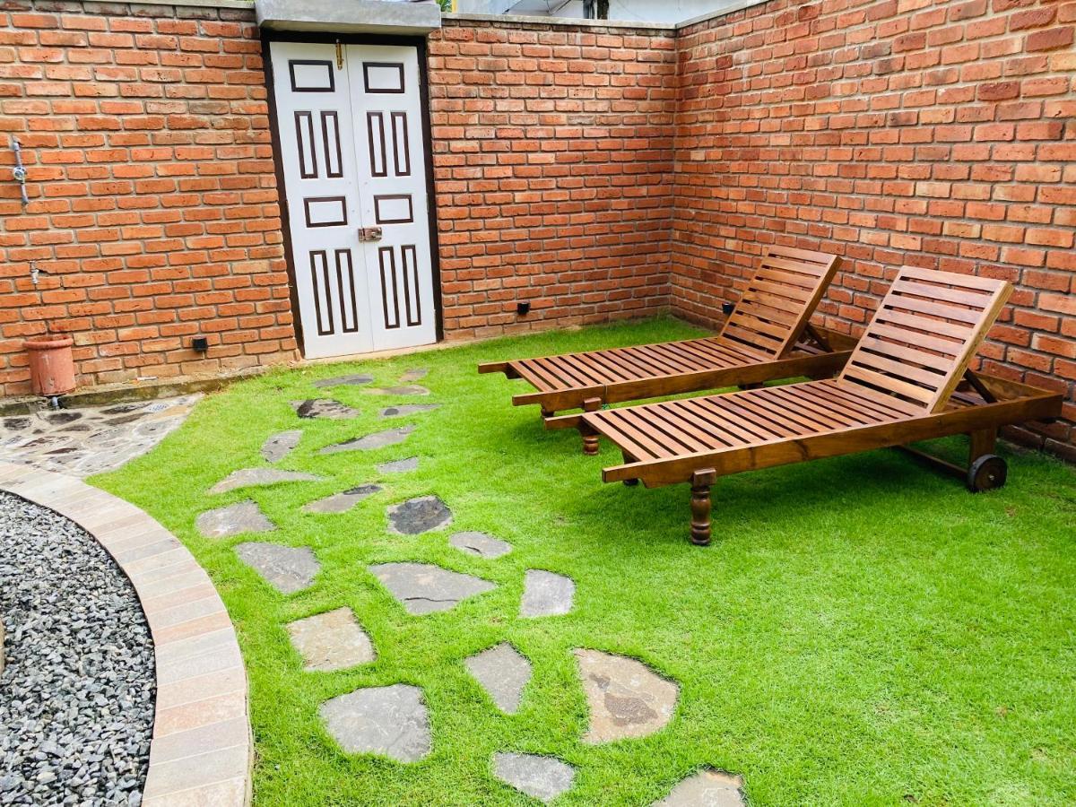 Thaprobana Villa Tangalle - Private Villa Екстер'єр фото